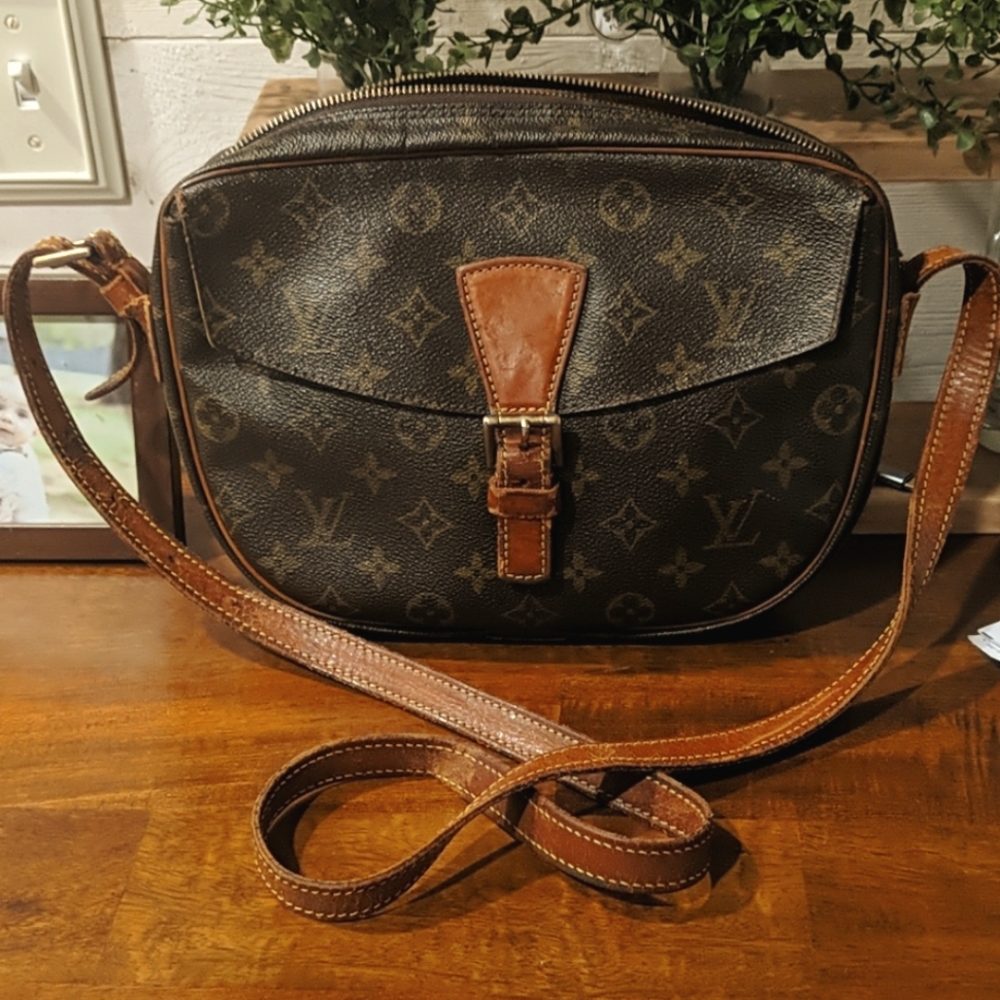 Jeune fille crossbody